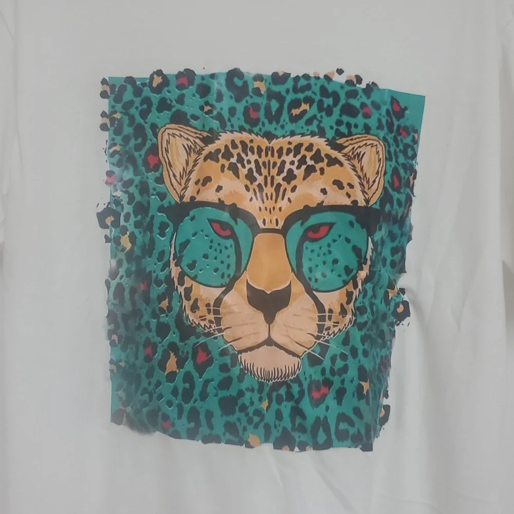 Leopard Print Graphic Tee - Picture 10 of 13